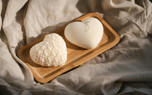 2 Handmade White Chocolate Heart-Shaped Pieces screenshot 1