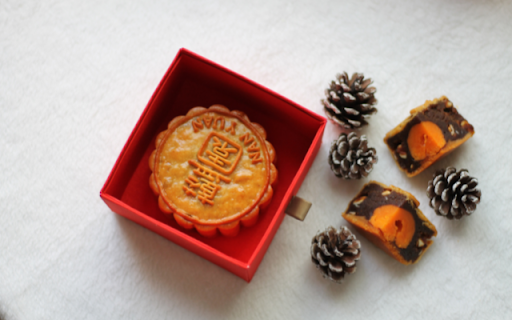 A Festive Harmony of Tradition and Elegance screenshot 1