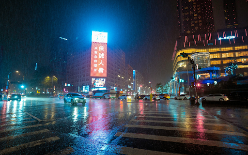 A Rainy Evening with Moving Cars on the Road screenshot 1