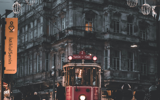 A Red Tram on Istiklal Avenue screenshot 1
