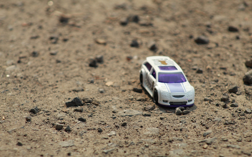 Beautiful white toy car screenshot 1