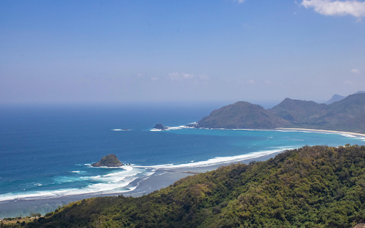 Birds Eye View of Mekaki Beach, Indonesia screenshot 1