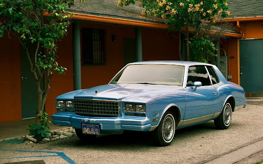 Blue Car Parked by a House screenshot 1
