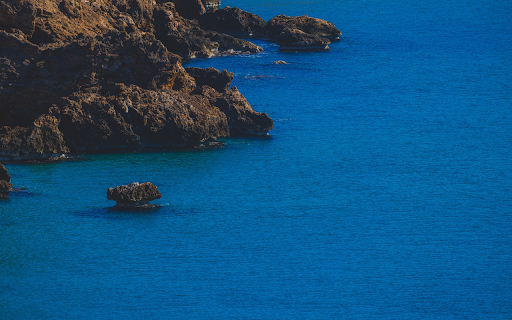 Blue Sea and Rocks screenshot 1