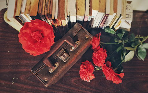 Books and red roses screenshot 1