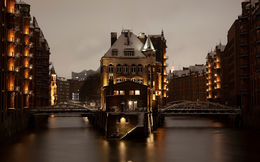 Buildings by the river screenshot 1