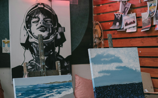 Canvas Paintings in an Art Studio screenshot 1