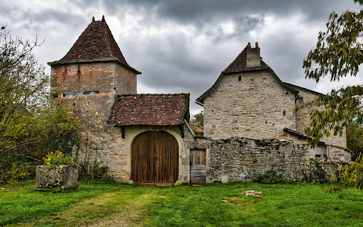 Countryside and houses screenshot 1