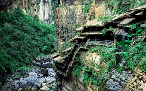 Deep canyon cliffs screenshot 1