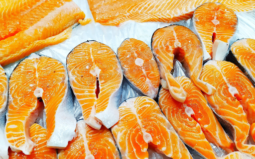 Delicious pieces of fresh salmon screenshot 1