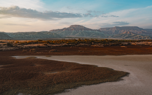 Desert and mountains screenshot 1