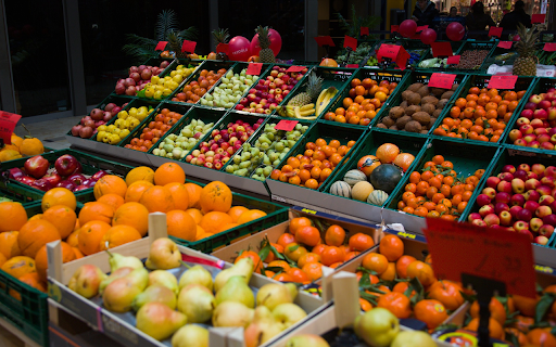 Diverse fruit stalls screenshot 1