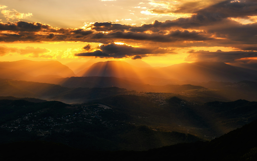 Early Morning Sunrise an the Clouds in the Sky screenshot 1
