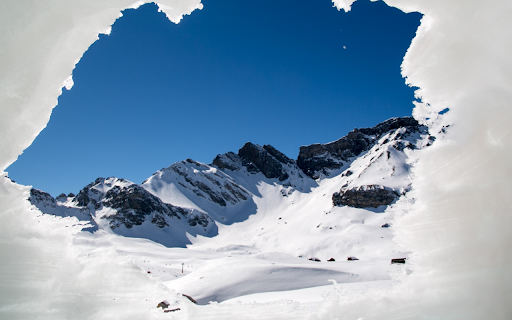 Framed Alpine View screenshot 1