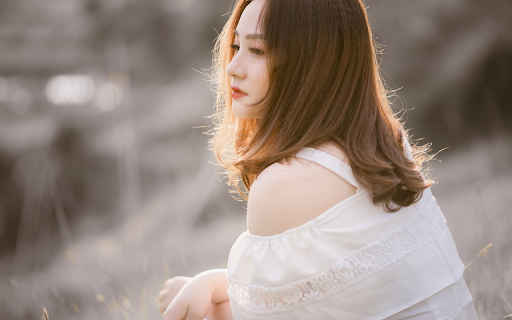 Girl with sad face screenshot 1