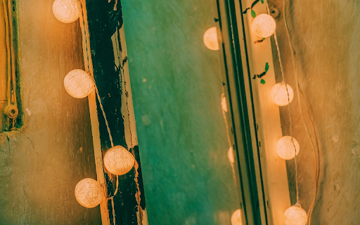 Green and Brown Wooden Cabine screenshot 1