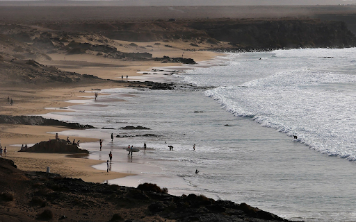 Guests swim at the beach screenshot 1