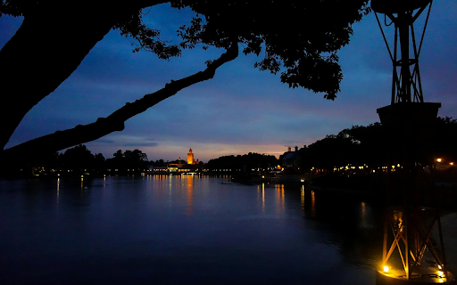 Lake surface at night screenshot 1