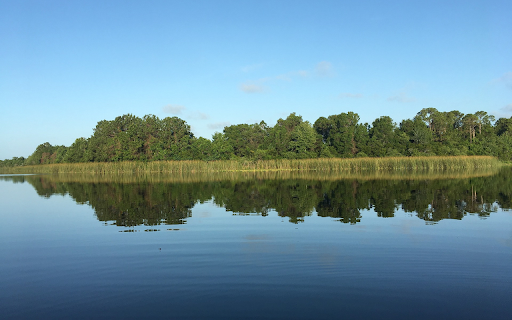 Large blue lake screenshot 1