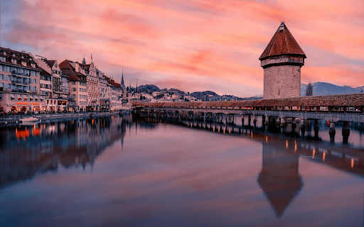 Lucerne Waterfront at Dusk screenshot 1