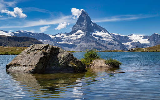 Majestic Matterhorn Reflected in Alpine Lake screenshot 1