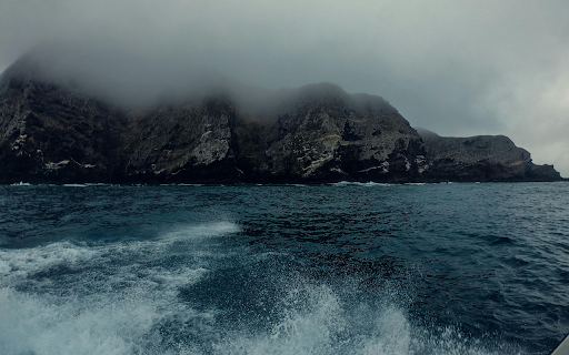 Ocean Waves Crashing on Shore screenshot 1