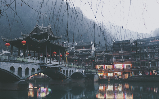 Old town along the river screenshot 1