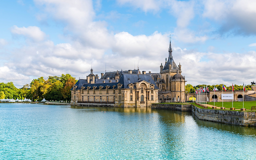 Palace by the blue lake screenshot 1