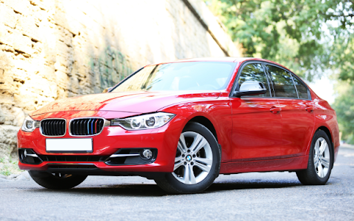 Red BMW 320i GT on the Road screenshot 1