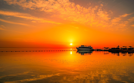 Red sea at sunset screenshot 1