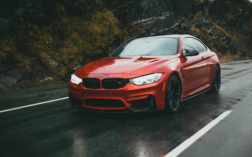 RedRed Car on the Wet Road screenshot 1