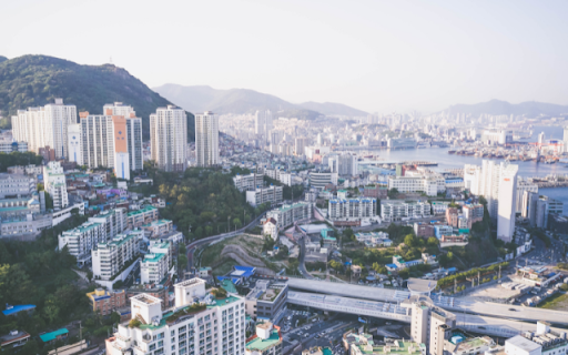 Sweeping Vista of a Coastal City screenshot 1