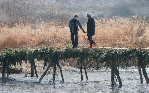Temporary bridge across the stream screenshot 1