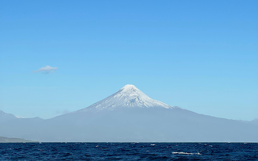 The Osorno Volcano as Seen from the Llanquihue Lake screenshot 1