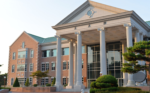 The school is spacious screenshot 1