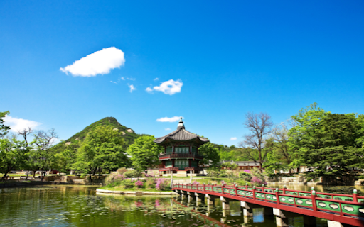 Verdant Palace Garden with Lakeside Pavilion screenshot 1