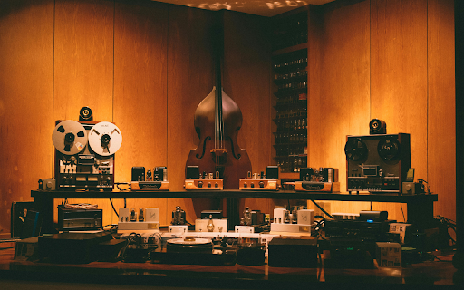 Violin and Musical Equipment in Room screenshot 1