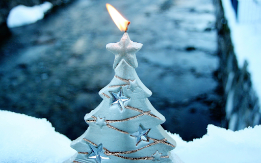 White Christmas Tree Candle: A Symbol of Warmth and Serenity screenshot 1