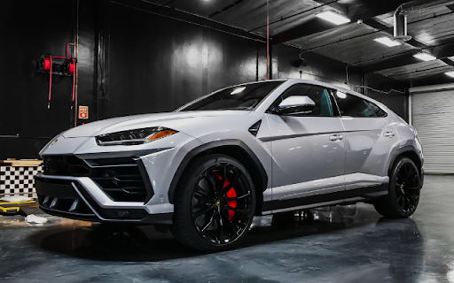 White Lamborghini Urus Theme: Power, Luxury, and Prestige screenshot 1