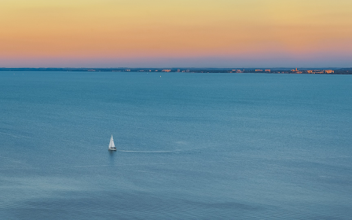 White sailboat screenshot 1