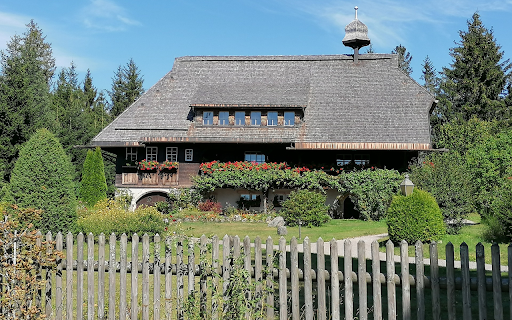 Wooden house screenshot 1