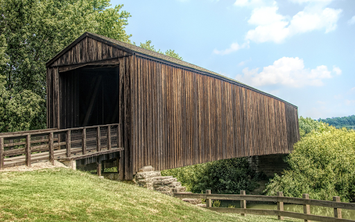 Wooden tunnel bridge screenshot 1